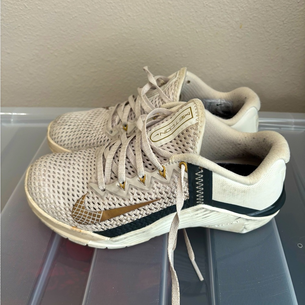 Nike // Metcon 6 Shoes WITH Inserts